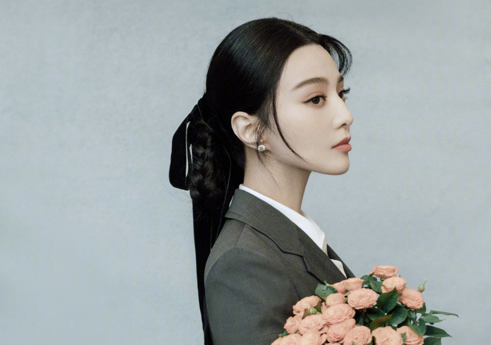 范冰冰|范冰冰有新恋情了？翻牌粉丝回应“姐夫论”，暧昧言辞引猜测