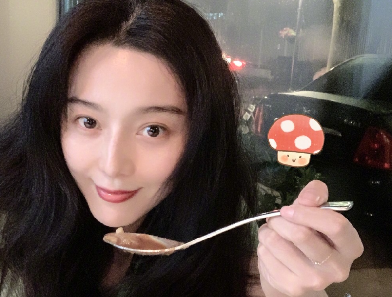 范冰冰|范冰冰有新恋情了？翻牌粉丝回应“姐夫论”，暧昧言辞引猜测