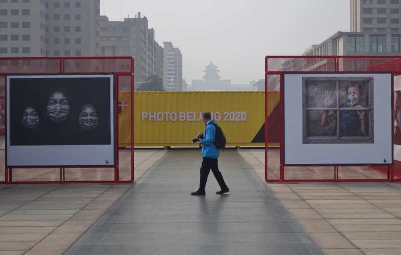 中华世纪坛|北京国际摄影周2020今天开幕！705幅图片全景回顾抗疫历程？