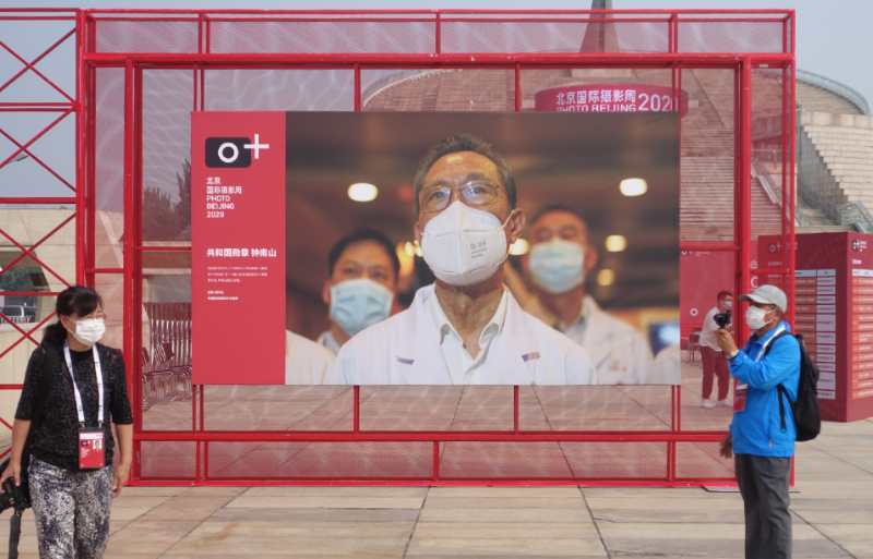 中华世纪坛|北京国际摄影周2020今天开幕！705幅图片全景回顾抗疫历程？