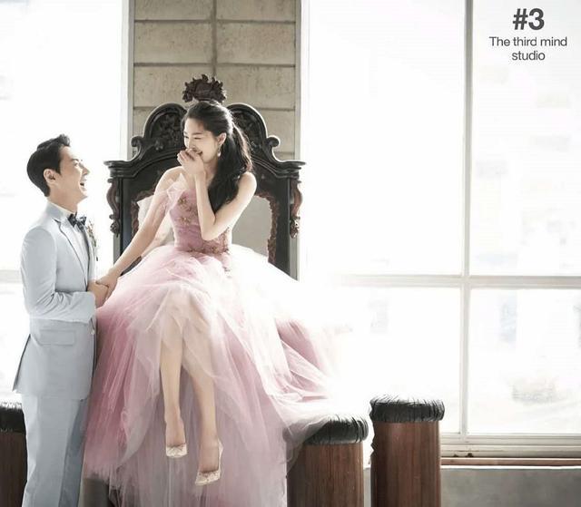 junjin|刚结婚就上节目圈钱？神话成员圈外妻子长相曝光，知情人称是空姐