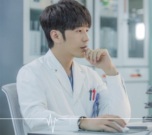 杨幂|杨幂追剧入戏太深！被白宇演技感动直掉眼泪，自称小粉丝求合影