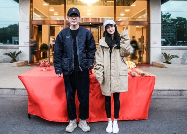 杨幂|杨幂追剧入戏太深！被白宇演技感动直掉眼泪，自称小粉丝求合影