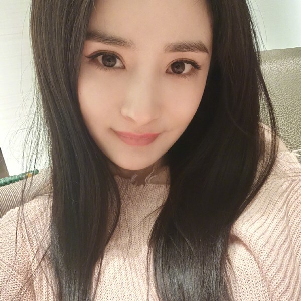 杨幂|杨幂追剧入戏太深！被白宇演技感动直掉眼泪，自称小粉丝求合影