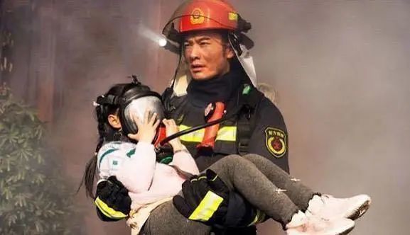 黄晓明|黄晓明获影帝，你凭啥不同意！