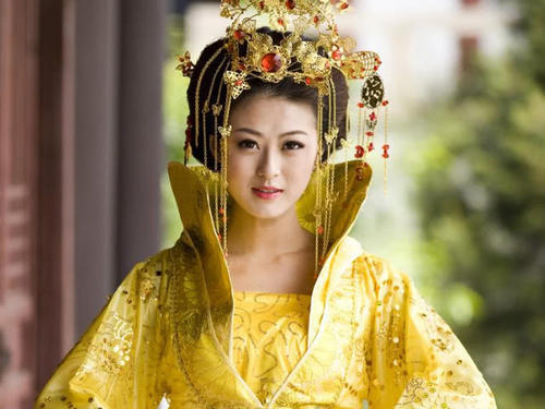 清朝妃嫔们一年的俸禄是多少