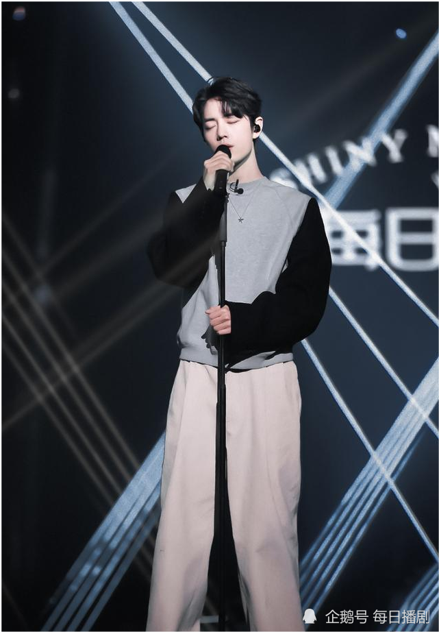 肖战|肖战出道4周年快乐，粉丝开启新团建