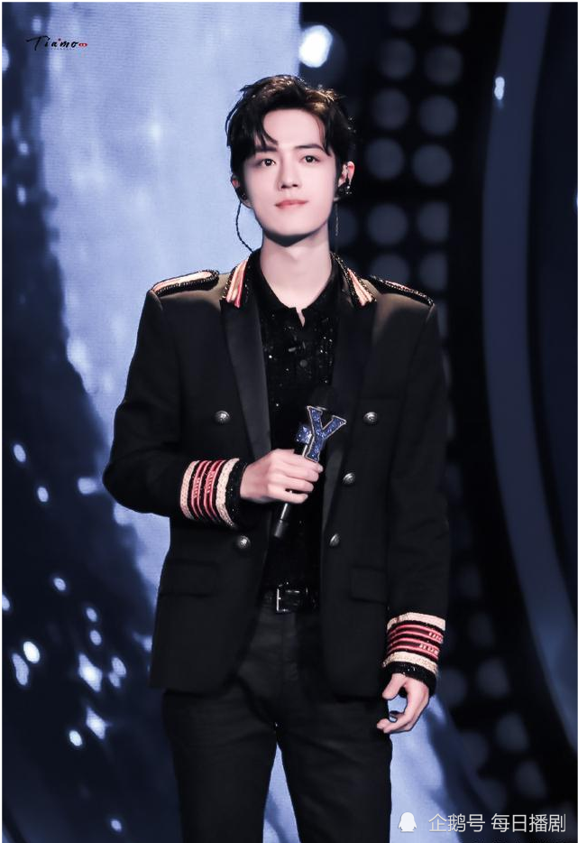 肖战|肖战出道4周年快乐，粉丝开启新团建