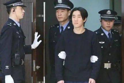 豪宅|有人家里小桥流水，有人为配家具而买房，看完明星的豪宅我沉默了