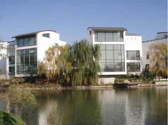 豪宅|有人家里小桥流水，有人为配家具而买房，看完明星的豪宅我沉默了