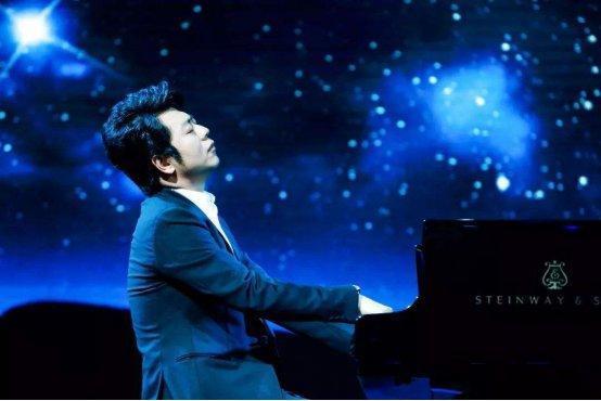 豪宅|有人家里小桥流水，有人为配家具而买房，看完明星的豪宅我沉默了