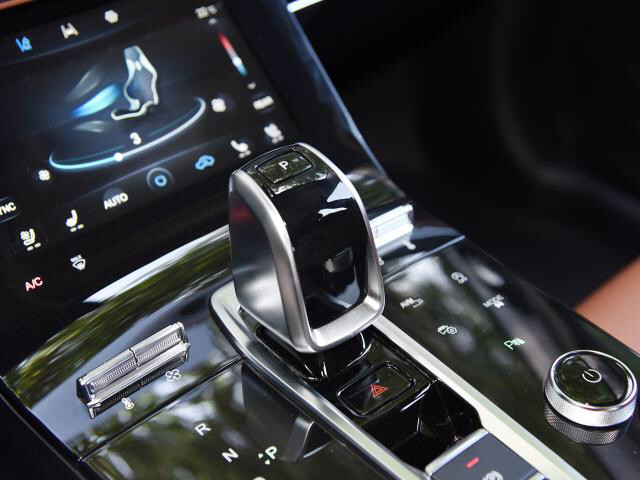 镀铬装饰|瑞虎8plus北京车展预售13.19万起，长安75plus慌不慌？