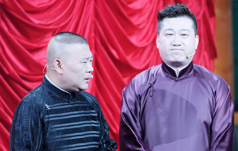 德云斗笑社|《德云斗笑社》张鹤伦惨出天际那是你没看懂，其实郭德纲最捧他！