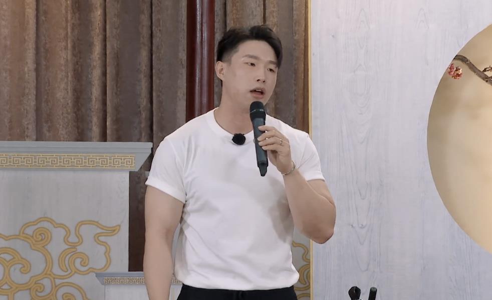 德云社|烧饼参加德云社团综，情商数一数二的他，为何屡屡做出招黑举动？