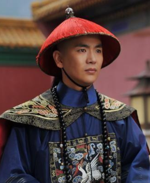 《甄嬛传》中的他,被称作剧中最帅太医,最终追到了"曹贵人"