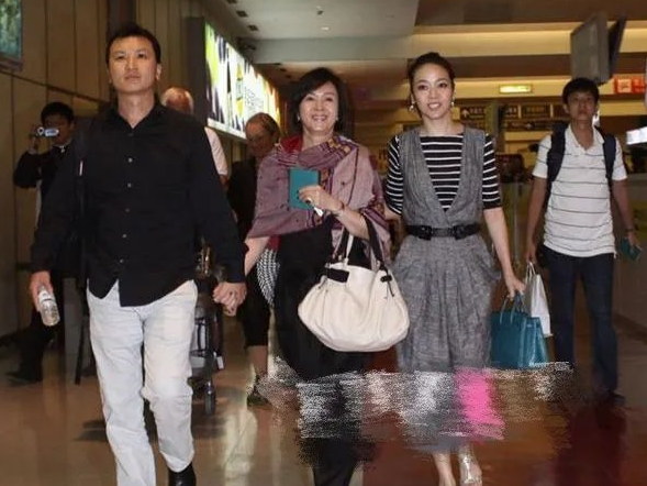 侯佩岑|抢闺蜜老公，拿了分手费就凹女强人人设，她们这心态无敌了