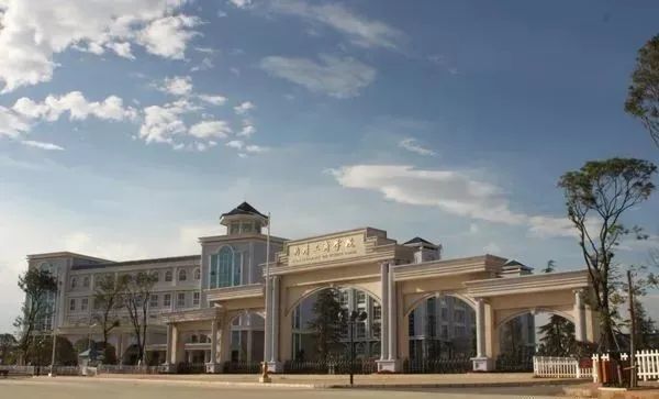 曲靖工商学校招生简章