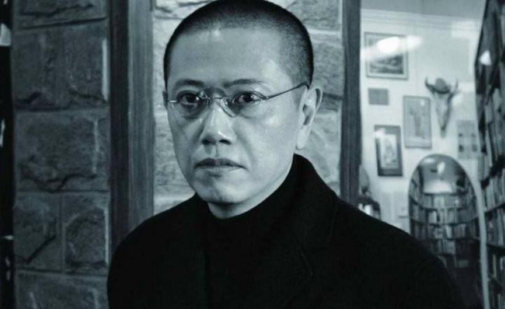 国学|54岁的国学大师于丹，为何被北大学生轰下台，陈丹青：风骨无存