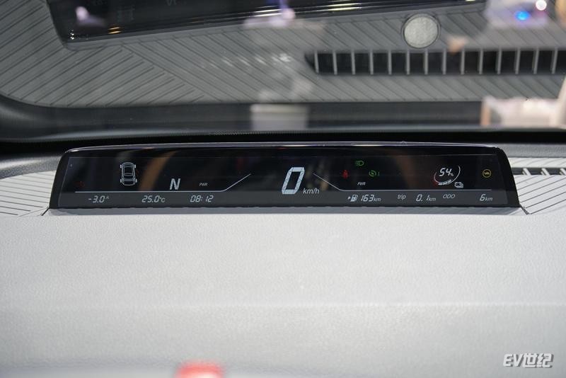 哪吒汽车|纯电续航401公里 北京车展实拍小型纯电SUV哪吒V