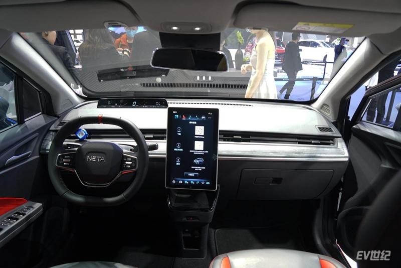 哪吒汽车|纯电续航401公里 北京车展实拍小型纯电SUV哪吒V