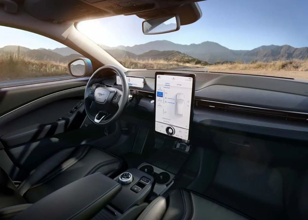 福特mustangmache国内亮相传承家族运动基因