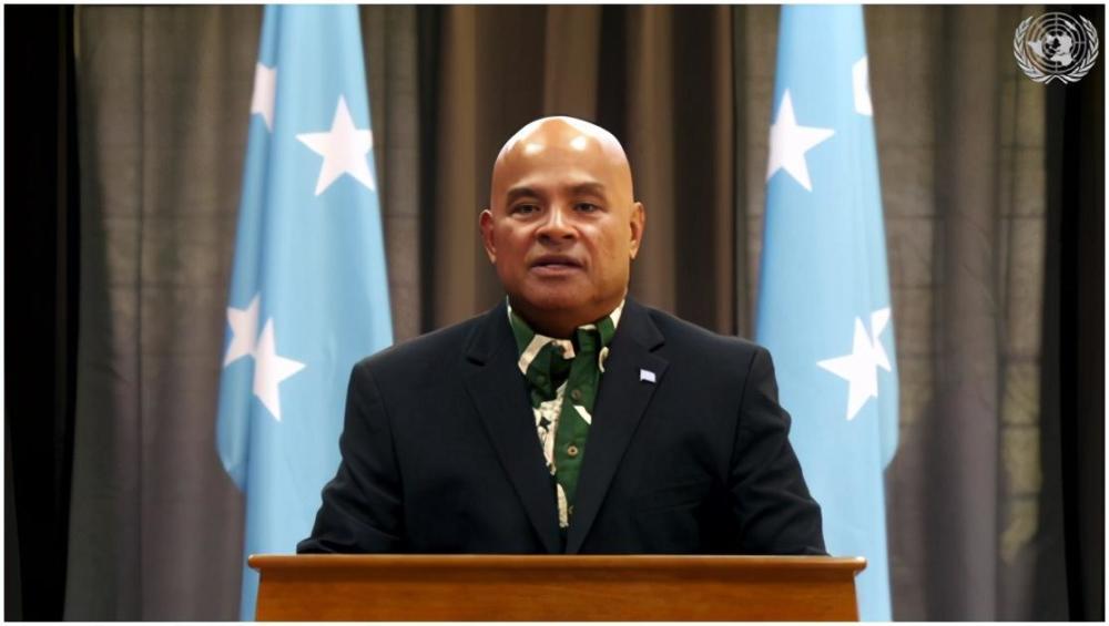 在联合国大会视频讲话中,密克罗尼西亚联邦总统大卫·帕努埃洛说:"密