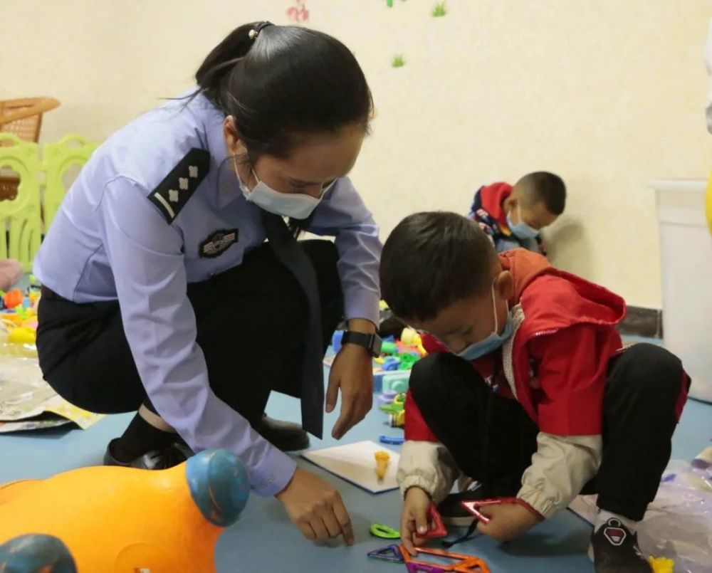 疏附县公安局"警娃"晚托班又开班了!_腾讯新闻