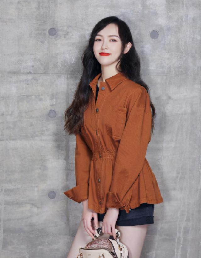 唐嫣|唐嫣松口首次谈到女儿，分享与女儿的日常，赞女儿有主见