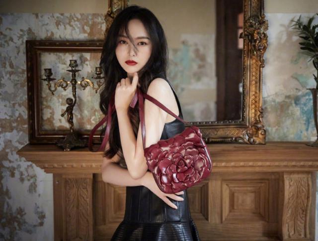 唐嫣|唐嫣松口首次谈到女儿，分享与女儿的日常，赞女儿有主见