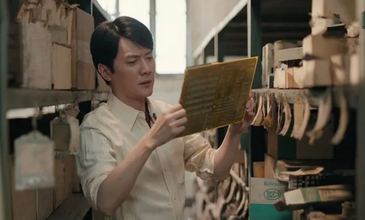 冯绍峰|冯绍峰夫妇婚后都成拍戏狂，赵丽颖无缝接戏，夫妻已囤10部新作