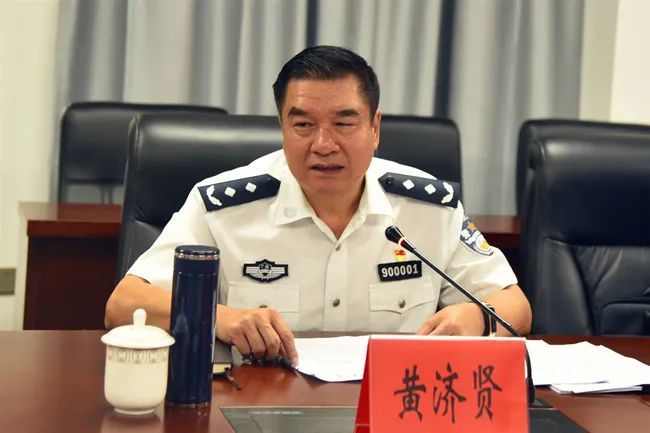 【公安要闻】自治区公安厅党委委员,交警总队党委书记,总队长黄济贤