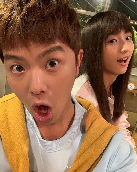 黄鸿升|太贴心！吴映洁任贤齐等亲友收到月饼，原是小鬼预先精心准备