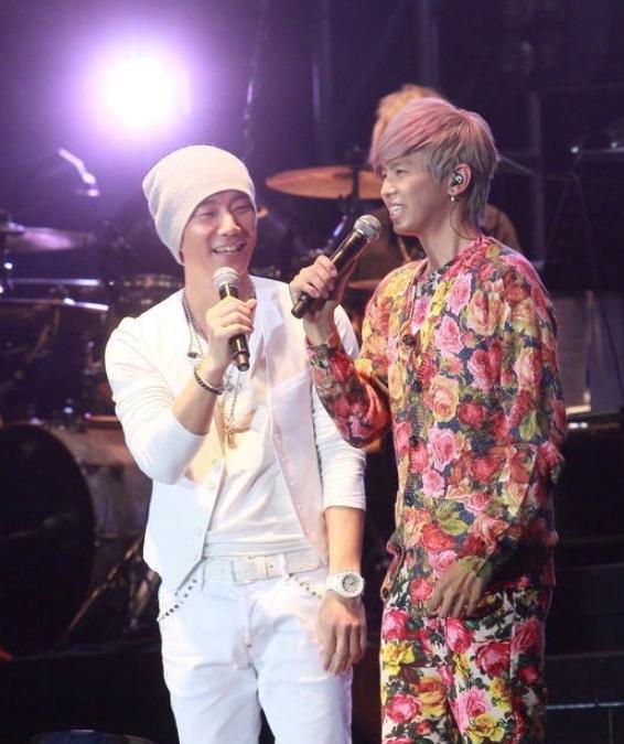 黄鸿升|太贴心！吴映洁任贤齐等亲友收到月饼，原是小鬼预先精心准备