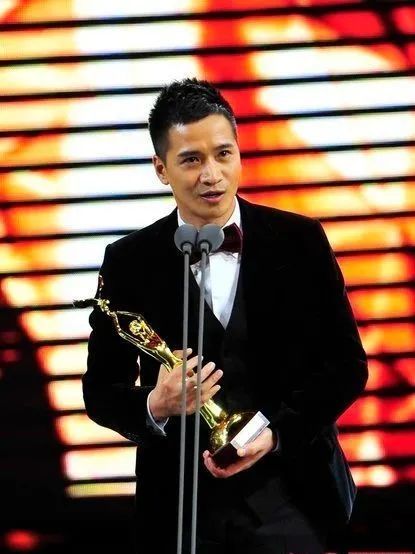 于正|一夜爆火，得罪于正被封杀，如今翻红却被批骚扰女明星太猥琐？