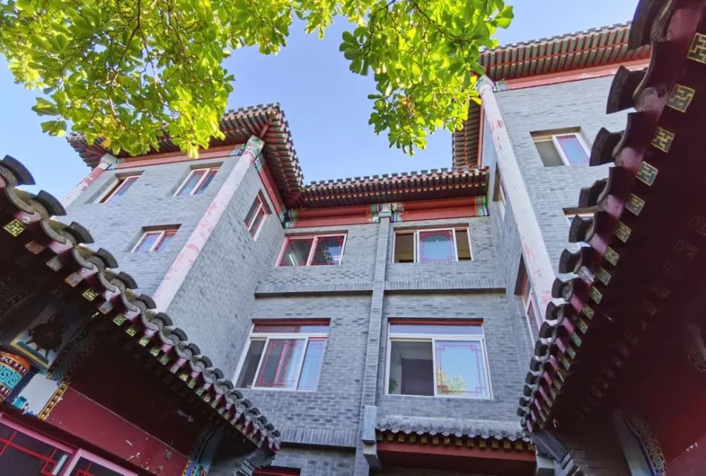 义达里闹市中的桃花源