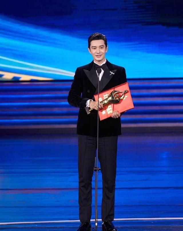 黄晓明|黄晓明获影帝后袒露心声：现在很服老，卸下了包袱与玻璃心