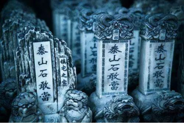 石敢当|随处可见的“石敢当”，到底是干啥用的？为何建筑里一定要有？