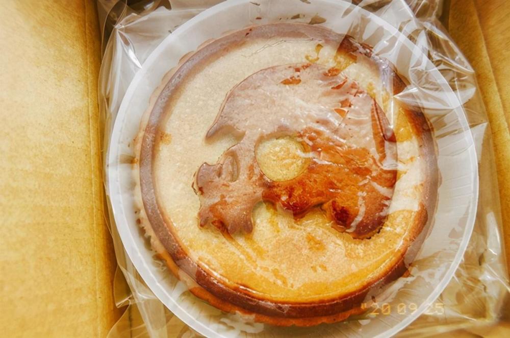 黄鸿升|来自月球的礼物！鬼鬼收到小鬼去世前准备的月饼，任贤齐也晒照