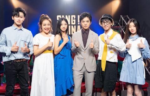 李健|《好声音》李宇春战队惨败后，李健当众“致歉”，高素质装不出来