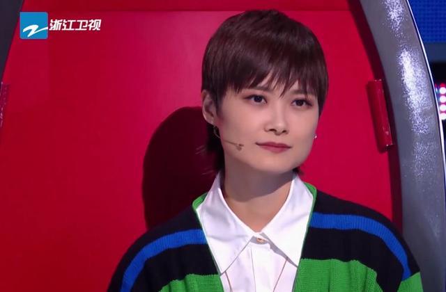 李健|《好声音》李宇春战队惨败后，李健当众“致歉”，高素质装不出来