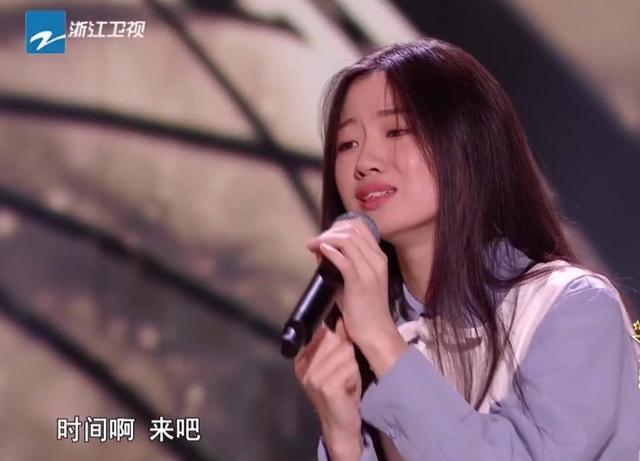 李健|《好声音》李宇春战队惨败后，李健当众“致歉”，高素质装不出来