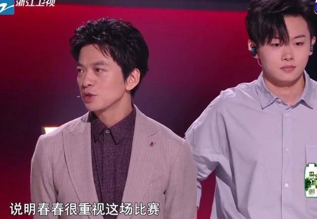 李健|《好声音》李宇春战队惨败后，李健当众“致歉”，高素质装不出来