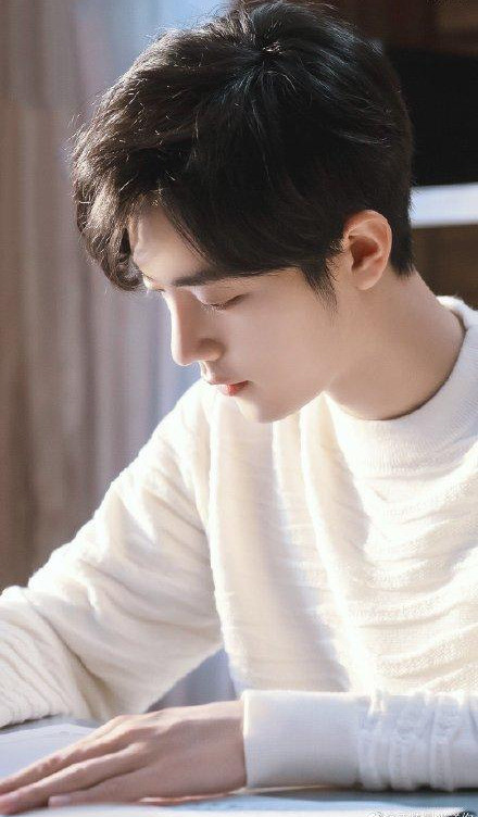 肖战|时间证明了一切，肖战的人品与善良也最终被大众所了解！