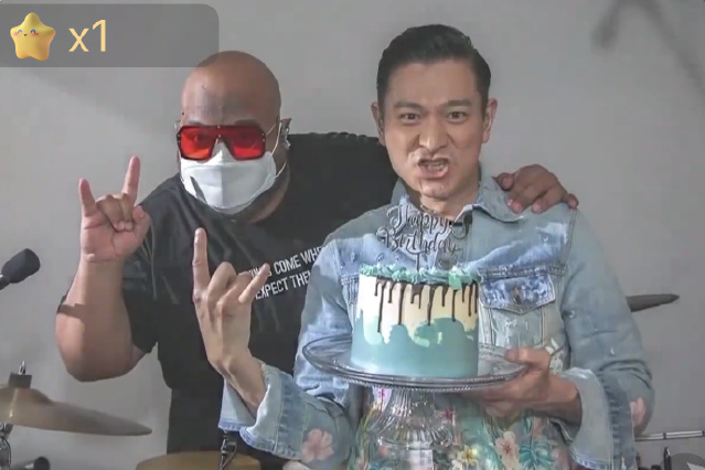 刘德华|刘德华直播庆59岁生日，哽咽感恩歌迷陪伴，皱纹明显男神也老了