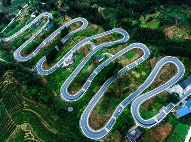 314名骑手竞速"十大拐",恩施"秋名山"上演速度与激情