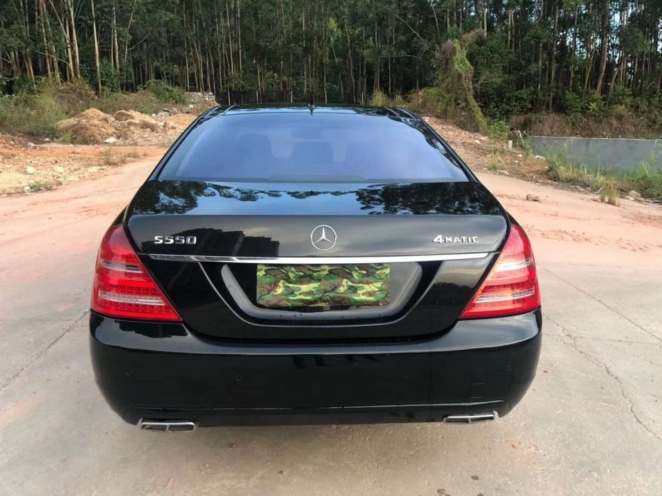 12年奔驰s500售价14万,外观增加运动套件,内饰增添多项科技配置