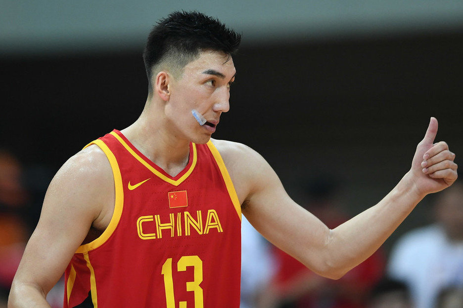 同曦球衣拍卖,上海外援归队,劳森再发道歉视频,可兰白克生日