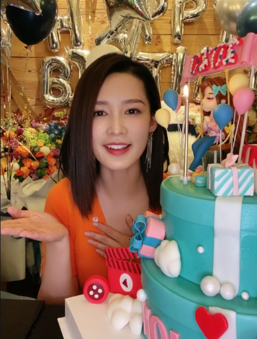 李沁|李沁杨洋旧情复燃？李沁直播要求工作室撤掉单身声明，经纪人回应