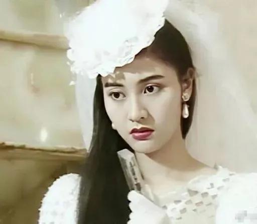 李嘉欣|逼宫宝咏琴，挤走赌王千金何超琼，带刺的李嘉欣，绮丽的豪门梦
