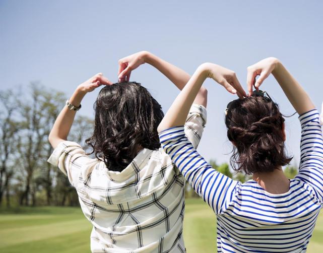 闺蜜带我前男友参加婚礼":女人的友谊,多半是塑料|婚礼|许静|乐乐